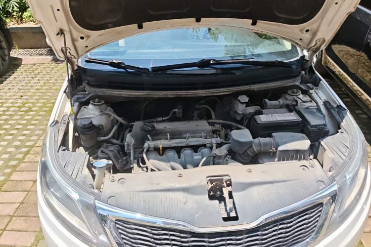 Used Kia K2 2012 Sedan 1.4L MT GL Commemorative Edition Engine Bay