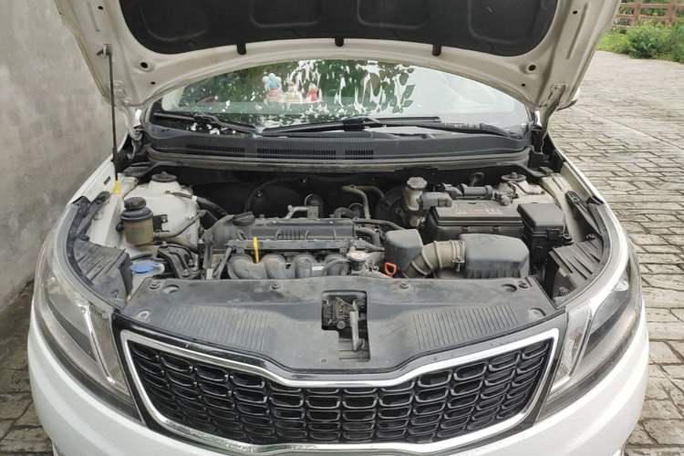 Used Kia K2 2012 Hatchback 1.4L Automatic Cool Edition Engine Bay