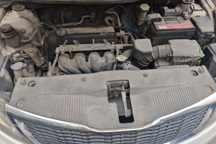 Used Kia K2 2012 Sedan 1.4L MT GLS Commemorative Edition Engine Bay