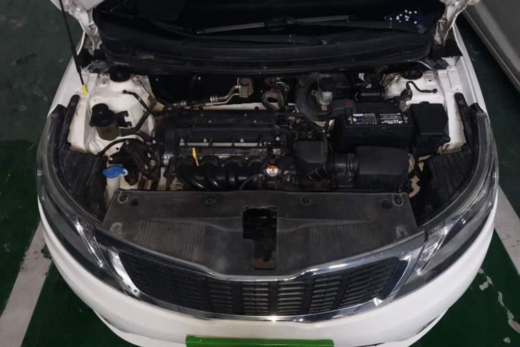 Used Kia K2 2012 Sedan 1.4L MT GLS Commemorative Edition Engine Bay