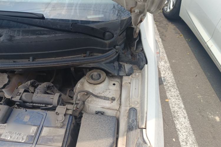 Used Kia K2 2012 Hatchback 1.4L AT GLS Engine Bay Left