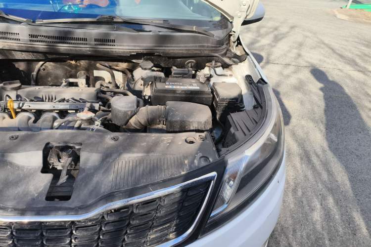 Used Kia K2 2012 Hatchback 1.4L MT Cool Edition Commemorative Model Engine Bay Left