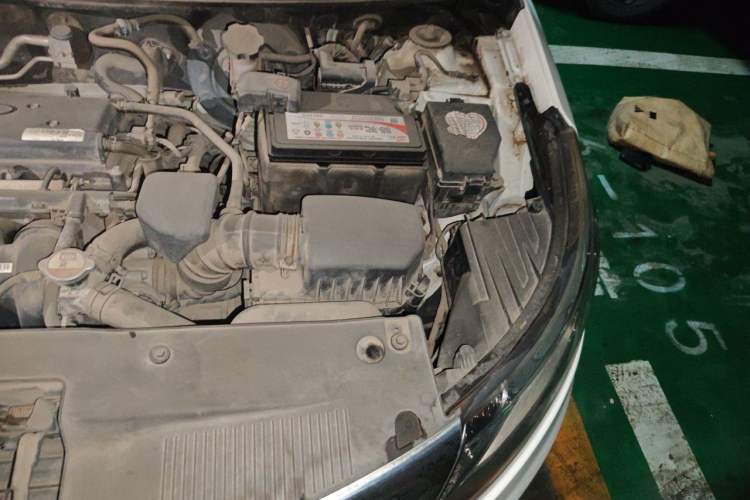 Used Kia K2 2012 Sedan 1.4L MT GLS Commemorative Edition Engine Bay Left