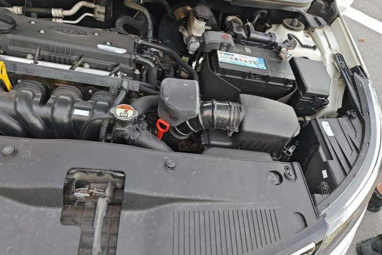 Used Kia K2 2012 Hatchback 1.6L AT Premium Commemorative Edition Engine Bay Left