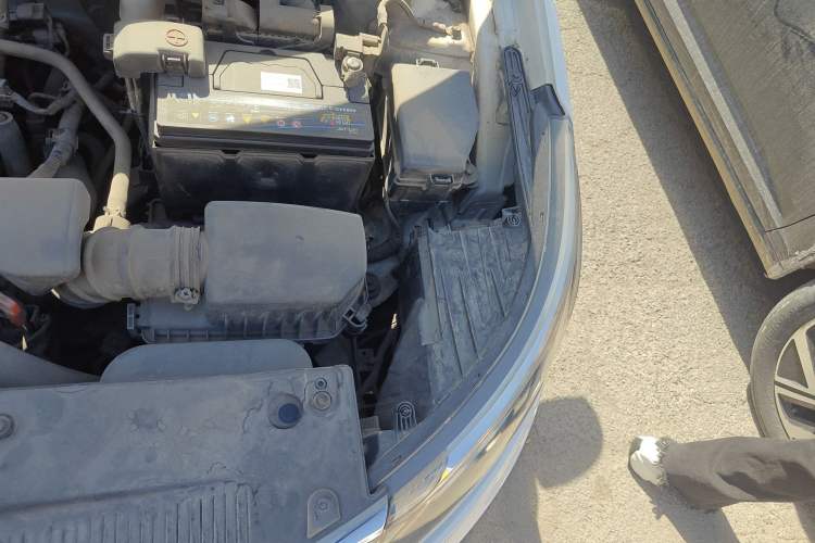Used Kia K2 2012 Sedan 1.4L Automatic GLS Commemorative Edition Engine Bay Left