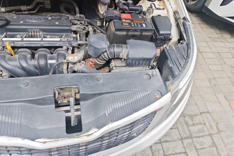 Used Kia K2 2012 Hatchback 1.4L Automatic Cool Edition Engine Bay Left