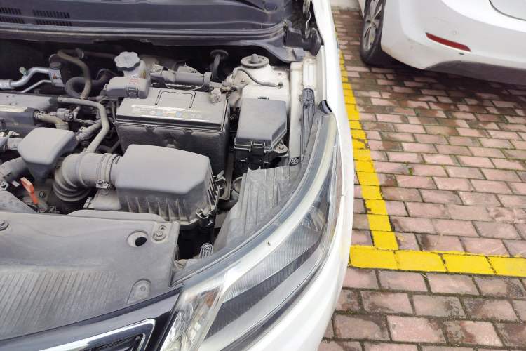 Used Kia K2 2012 Hatchback 1.6L AT Premium Engine Bay Left