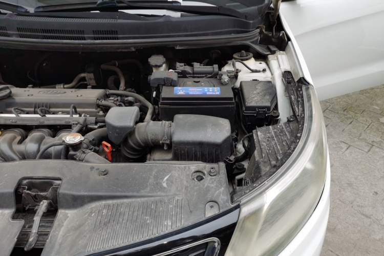 Used Kia K2 2012 Sedan 1.6L AT Premium ECO Engine Bay Left