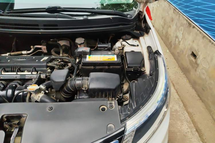 Used Kia K2 2012 Sedan 1.4L MT GL Commemorative Edition Engine Bay Left