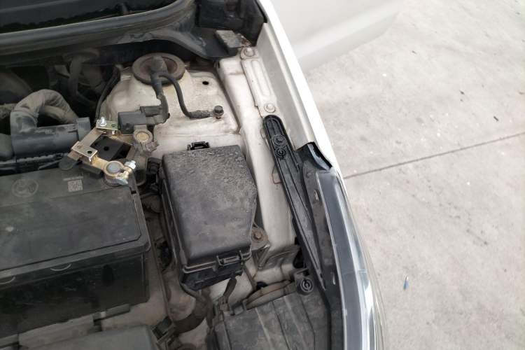 Used Kia K2 2012 Sedan 1.6L Automatic Transmission Premium Commemorative Edition Engine Bay Left
