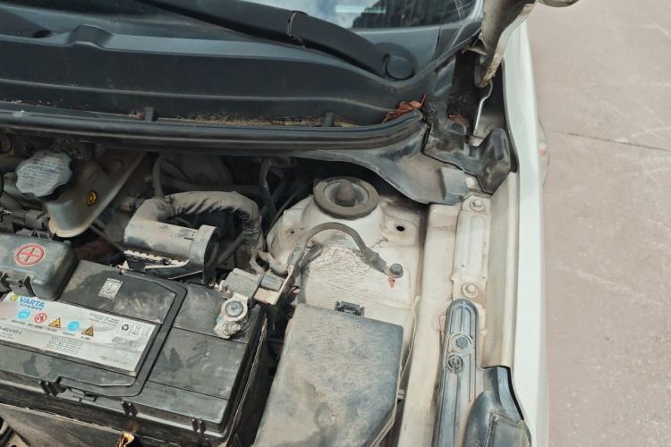 Used Kia K2 2012 Sedan 1.4L MT GLS Commemorative Edition Engine Bay Left