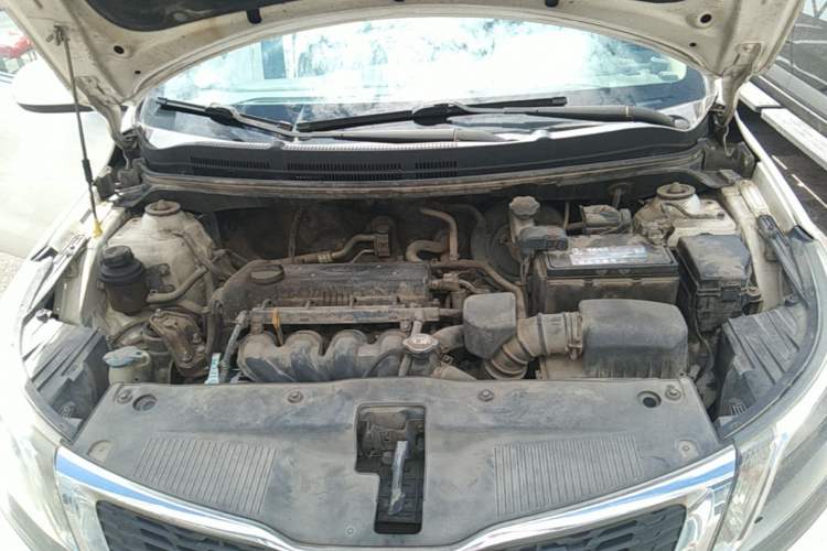 Used Kia K2 2012 Sedan 1.4L MT GLS Commemorative Edition Engine Bay