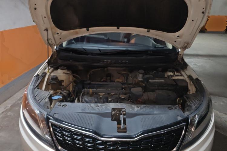Used Kia K2 2012 Sedan 1.6L Automatic Transmission Premium Commemorative Edition Engine Bay