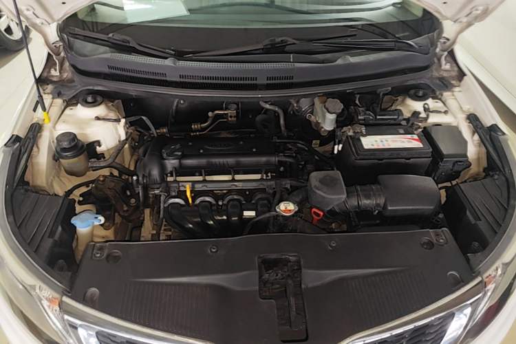 Used Kia K2 2012 Hatchback 1.4L AT GLS Commemorative Edition Engine Bay