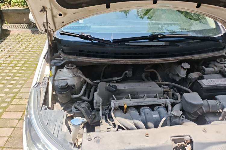 Used Kia K2 2012 Sedan 1.4L MT GL Commemorative Edition Engine Bay Right