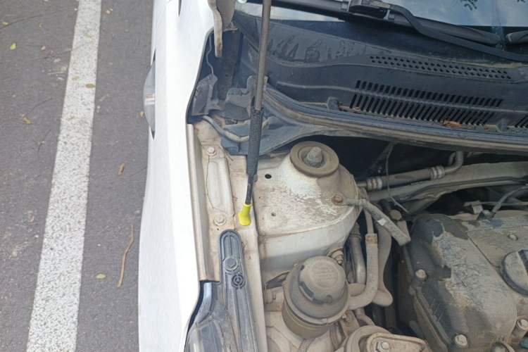 Used Kia K2 2012 Hatchback 1.4L AT GLS Engine Bay Right