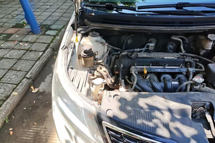 Used Kia K2 2012 Sedan 1.4L MT TOP Commemorative Edition Engine Bay Right