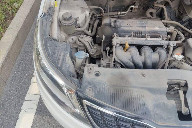 Used Kia K2 2012 Sedan 1.4L MT GL Commemorative Edition Engine Bay Right