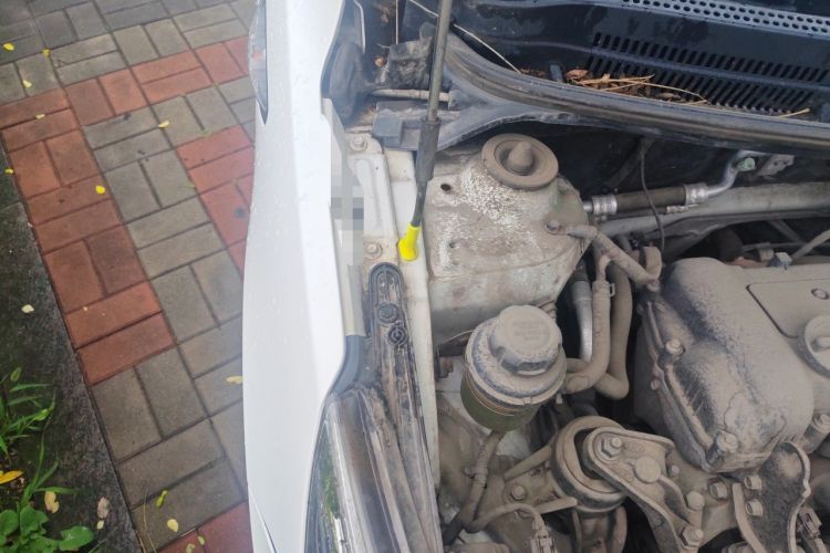 Used Kia K2 2012 Sedan 1.4L MT GLS Commemorative Edition Engine Bay Right