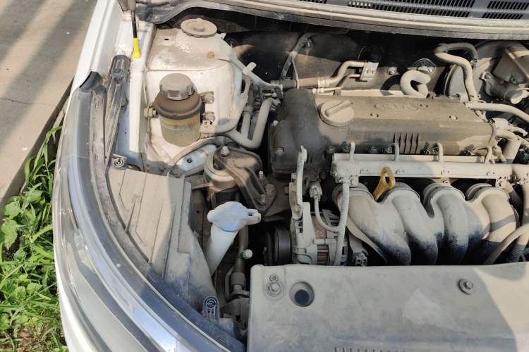 Used Kia K2 2012 Sedan 1.4L MT GLS Commemorative Edition Engine Bay Right
