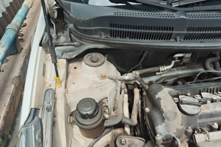 Used Kia K2 2012 Sedan 1.4L MT GLS Commemorative Edition Engine Bay Right