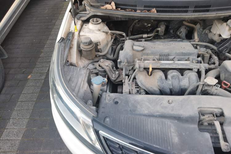 Used Kia K2 2012 Hatchback 1.4L Automatic Cool Edition Engine Bay Right
