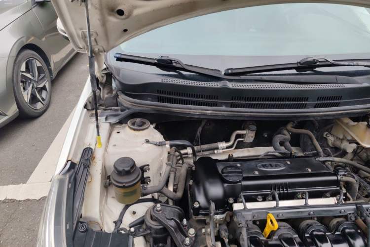 Used Kia K2 2012 Hatchback 1.6L AT Premium Commemorative Edition Engine Bay Right