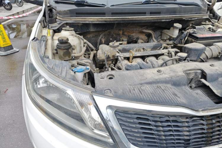Used Kia K2 2012 Sedan 1.4L MT GLS Commemorative Edition Engine Bay Right