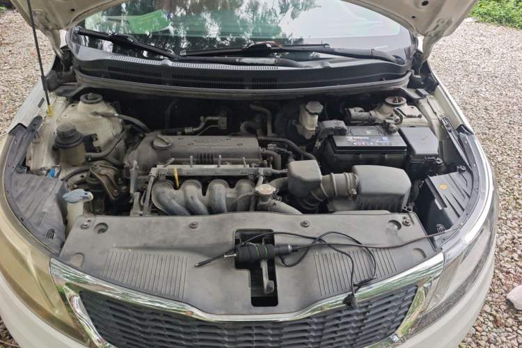 Used Kia K2 2012 Sedan 1.4L MT GLS Commemorative Edition Engine Bay