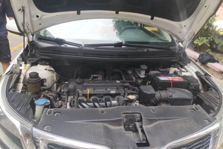 Used Kia K2 2012 Sedan 1.4L MT GLS Commemorative Edition Engine Bay