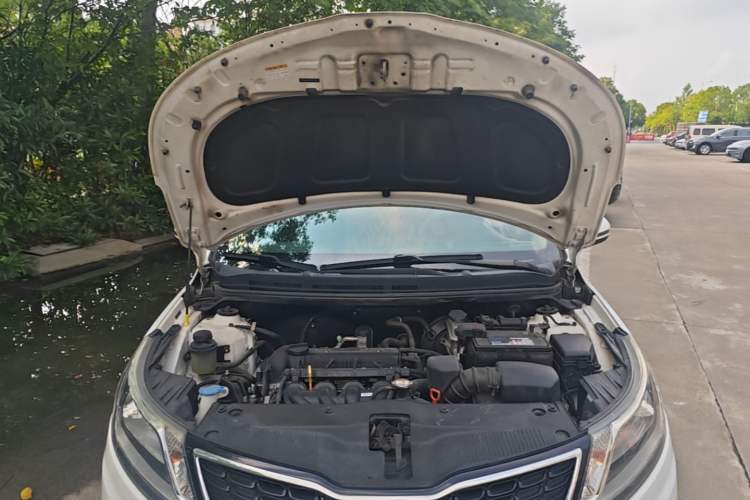 Used Kia K2 2012 Hatchback 1.6L AT Premium Commemorative Edition Engine Bay