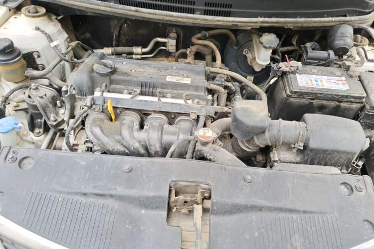 Used Kia K2 2012 Sedan 1.4L MT GLS Commemorative Edition Engine Bay