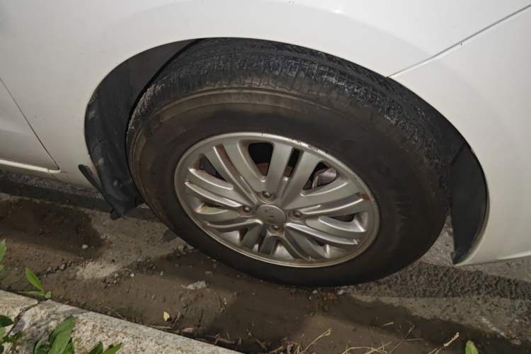 Used Kia K2 2012 Sedan 1.4L Automatic GLS Commemorative Edition Exterior 1