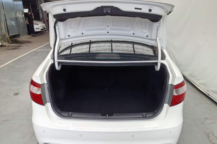 Used Kia K2 2012 Sedan 1.6L Automatic Transmission Premium Commemorative Edition Exterior 11