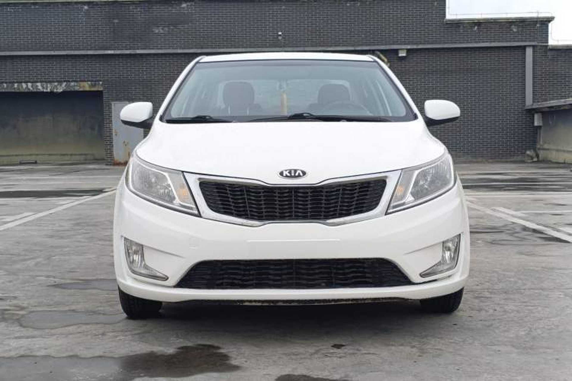 Used Kia K2 2012 Sedan 1.4L Automatic GLS Commemorative Edition Exterior 3
