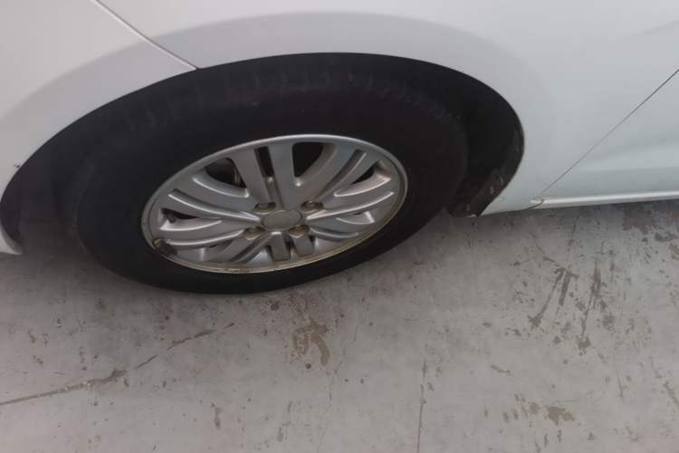 Used Kia K2 2012 Sedan 1.4L Automatic GLS Commemorative Edition Exterior 4