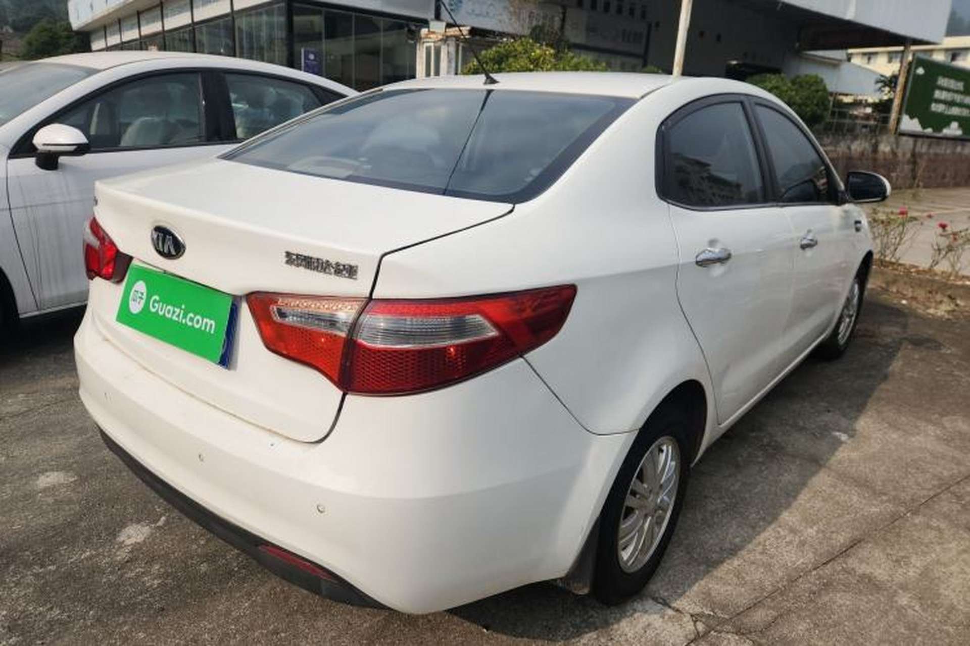 Used Kia K2 2012 Sedan 1.4L MT GLS Commemorative Edition Exterior 5