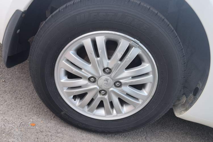 Used Kia K2 2012 Sedan 1.4L Automatic GLS Commemorative Edition Exterior 5