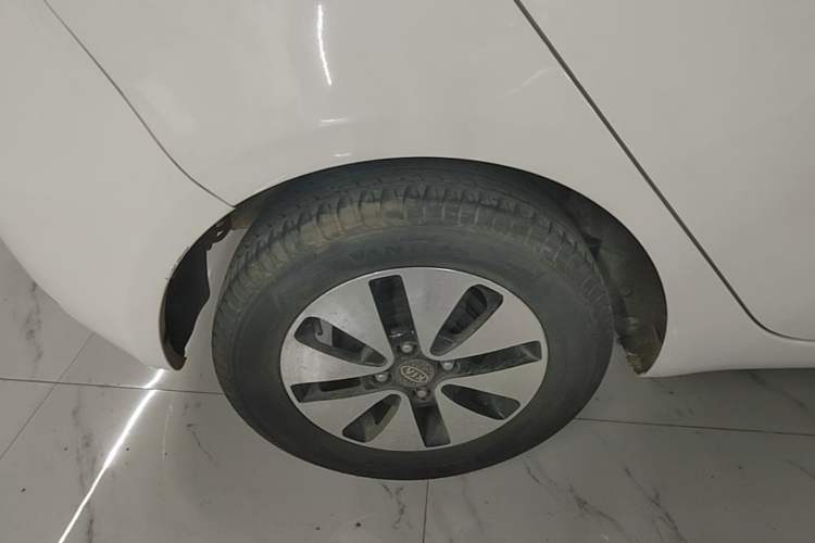 Used Kia K2 2012 Hatchback 1.4L AT GLS Commemorative Edition Exterior 5