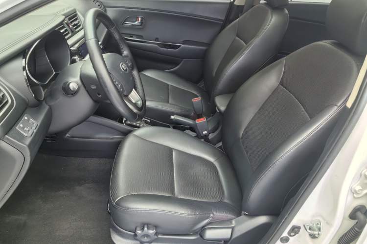 Used Kia K2 2012 Sedan 1.6L Automatic Transmission Premium Commemorative Edition Exterior 7