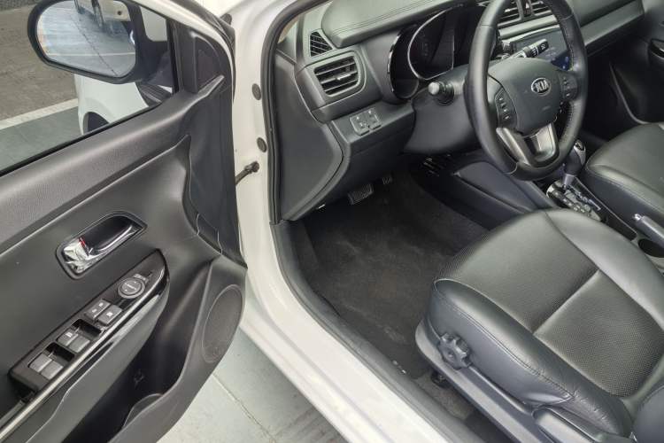 Used Kia K2 2012 Sedan 1.6L Automatic Transmission Premium Commemorative Edition Exterior 8