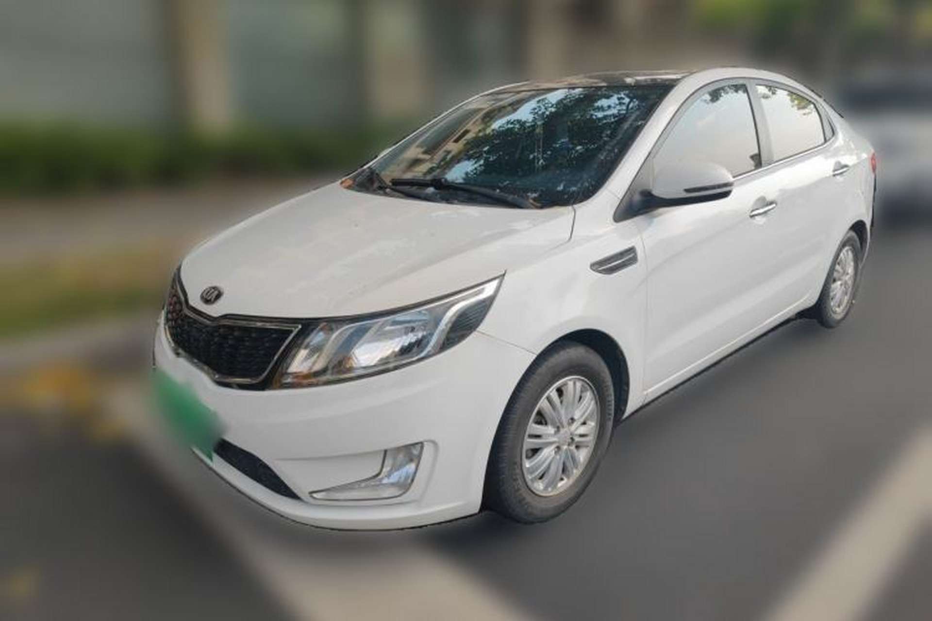 Used Kia K2 2012 Sedan 1.4L MT TOP Commemorative Edition Front Left 45 Deg