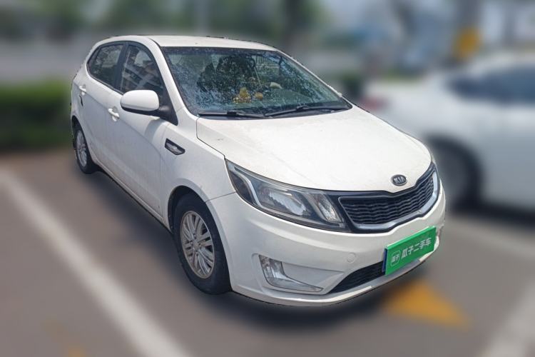 Used Kia K2 2012 Hatchback 1.4L AT GLS Front Right 45 Deg