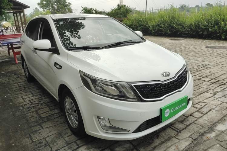 Used Kia K2 2012 Hatchback 1.4L Automatic Cool Edition Front Right 45 Deg