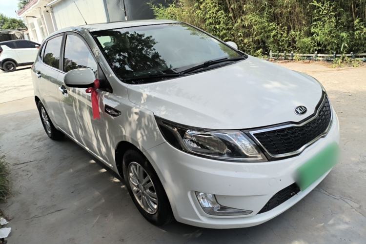 Used Kia K2 2012 Hatchback 1.4L MT Cool Edition Commemorative Model Front Right 45 Deg