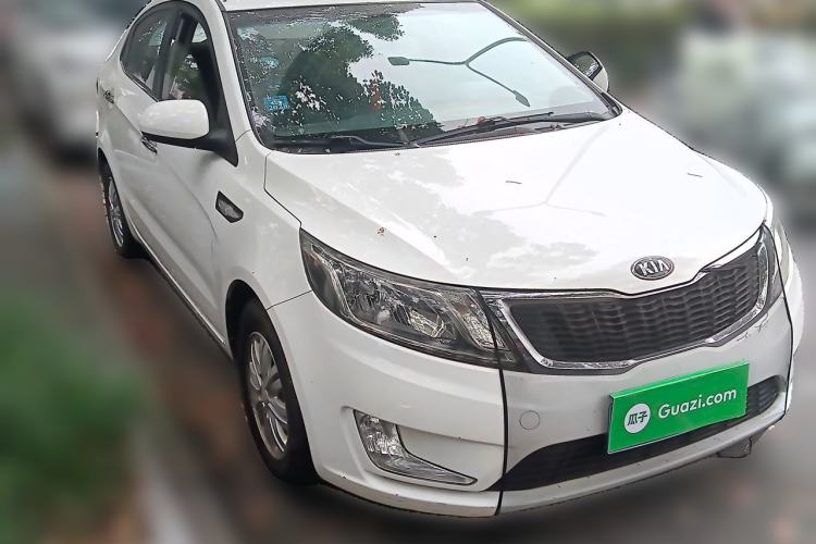 Used Kia K2 2012 Sedan 1.4L MT GLS Commemorative Edition Front Right 45 Deg
