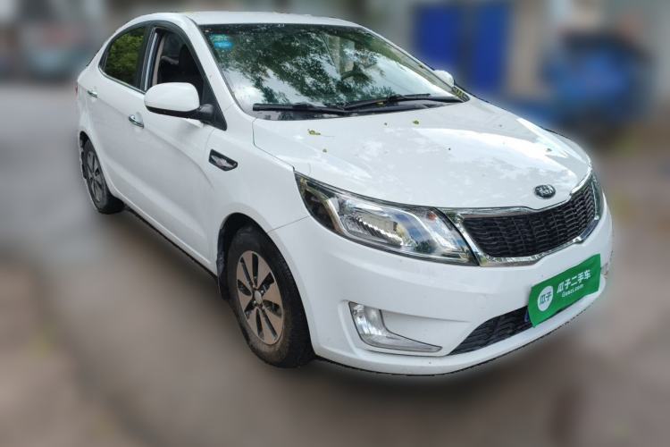Used Kia K2 2012 Sedan 1.4L MT GLS Commemorative Edition Front Right 45 Deg