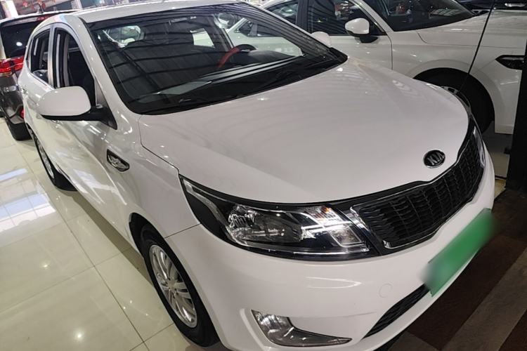 Used Kia K2 2012 Hatchback 1.4L AT GLS Commemorative Edition Front Right 45 Deg