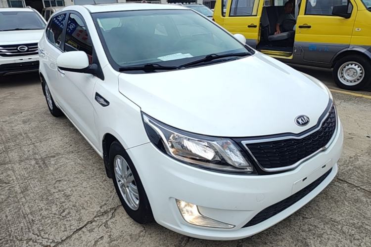 Used Kia K2 2012 Hatchback 1.4L MT Cool Edition Commemorative Model Front Right 45 Deg