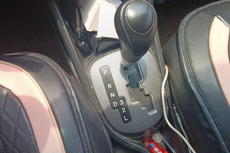 Used Kia K2 2012 Hatchback 1.4L AT GLS Gear Lever